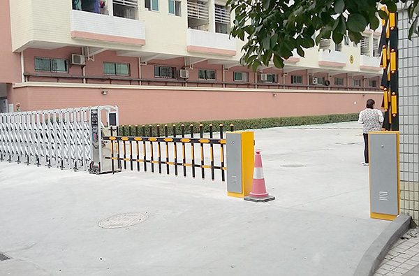 伟嘉电子栅栏道闸及电动门工程正拍