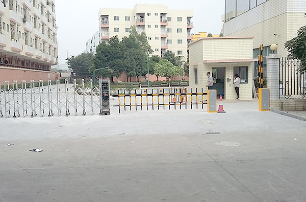 伟嘉电子栅栏道闸及电动门工程